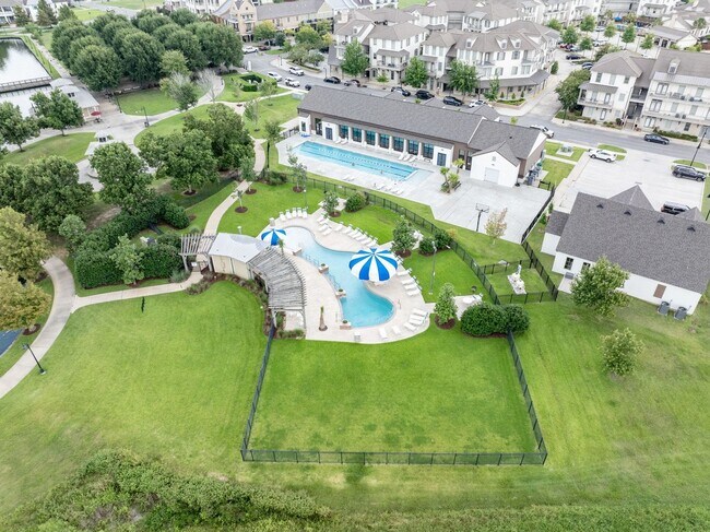 Foto del edificio - AVAILABLE in SUGAR MILL POND!