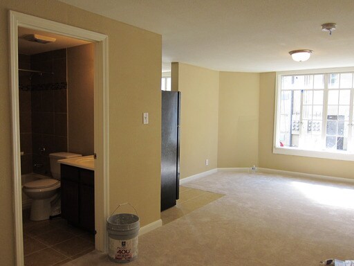Foto del edificio - 830 Maplehurst Ct