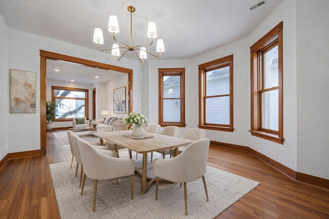 Building Photo - 1415 W George St