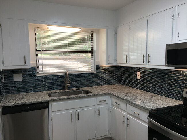 Kitchen - 3827 Moran Way