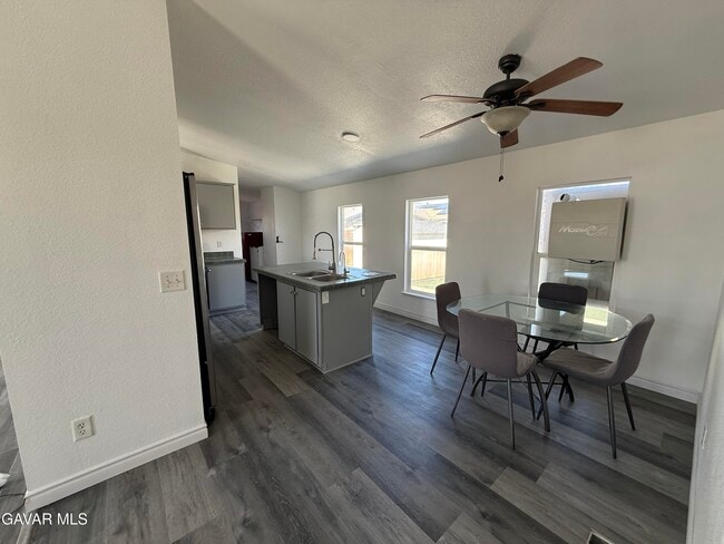 Foto del edificio - 1365 Richfield Ave