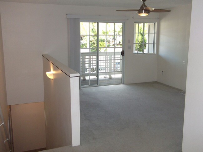 Foto del edificio - 1 bedroom, 1 bath, 1 assigned parking at t...