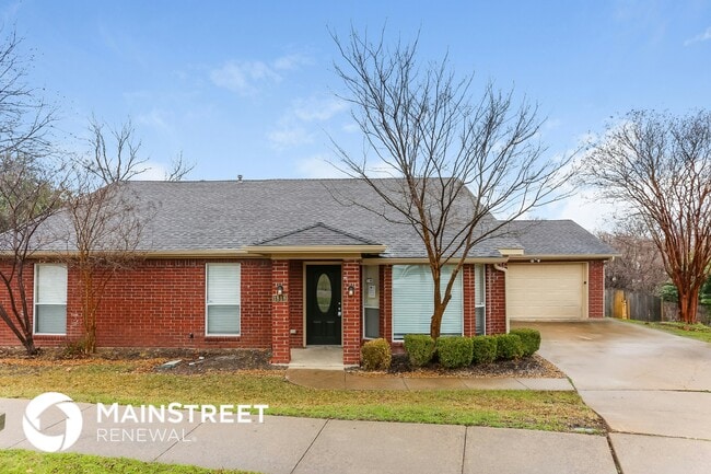 Building Photo - 1818 Knob Hill Dr