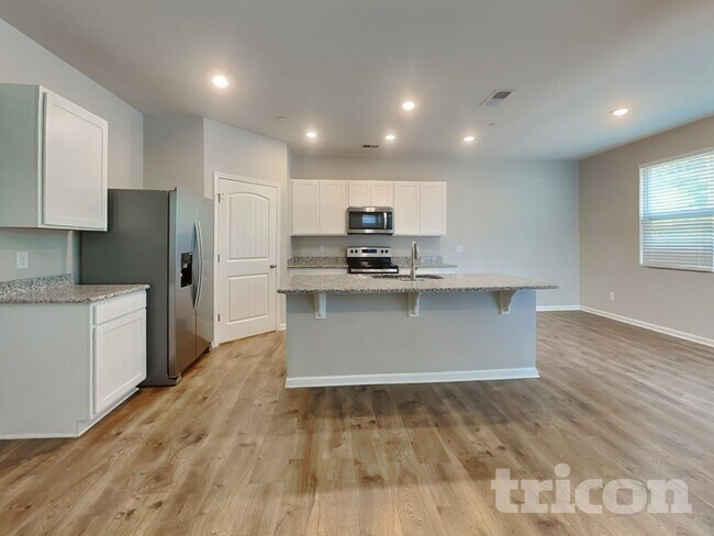 Foto del edificio - 9216 War Eagles Way