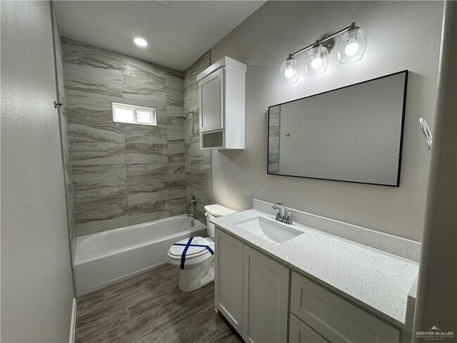 Building Photo - 1312 W Sucre Dr