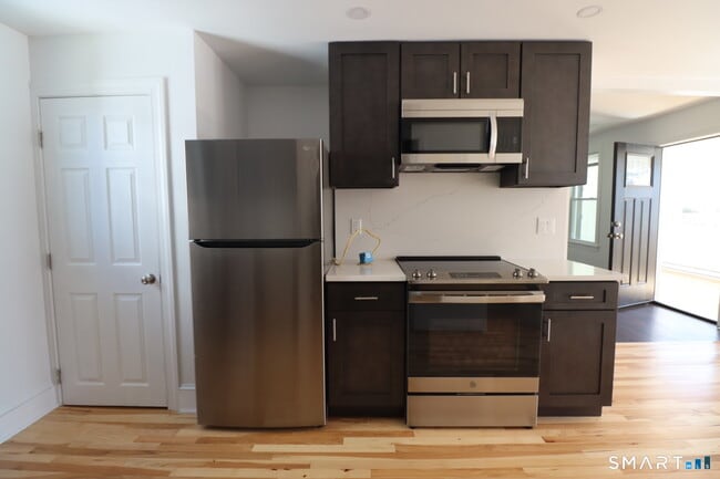 Building Photo - 10 Park St