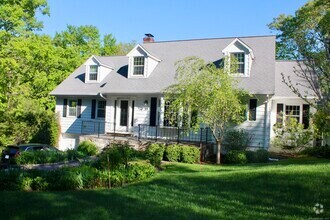 Building Photo - 55 Knollcrest Rd