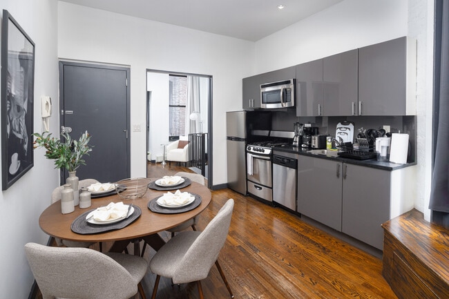 Cocina comedor - 509 E 87th Street