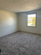 Building Photo - 1606 Clearbrook Rd NW