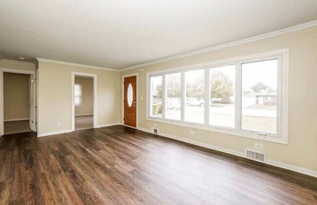 Foto del edificio - 7709 Mayfield Ave