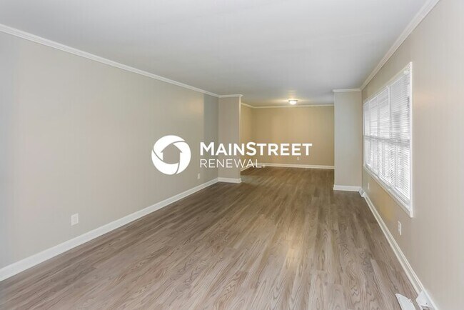 Building Photo - 3 Bedroom Pet-Friendly Home in Charlotte, NC with Main Street Renewal