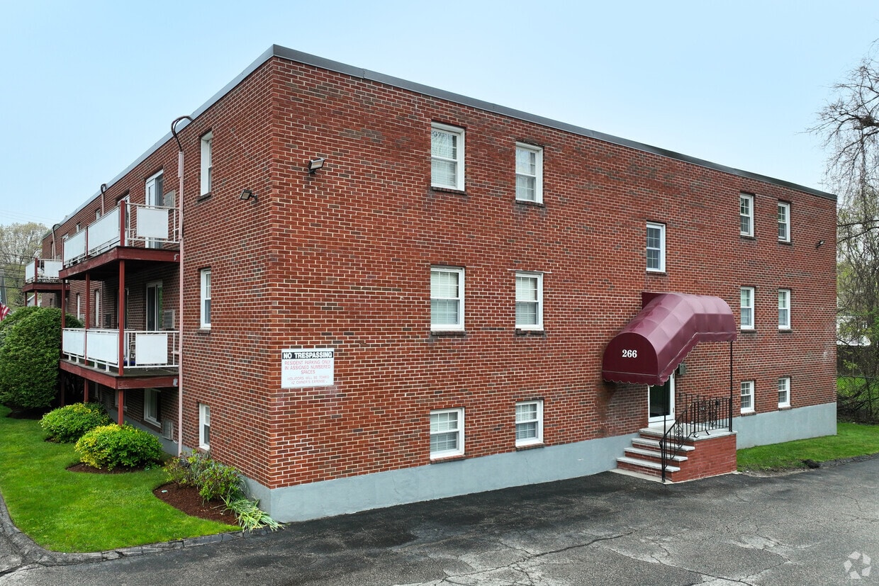 Alternate - Brook Bend II Condos