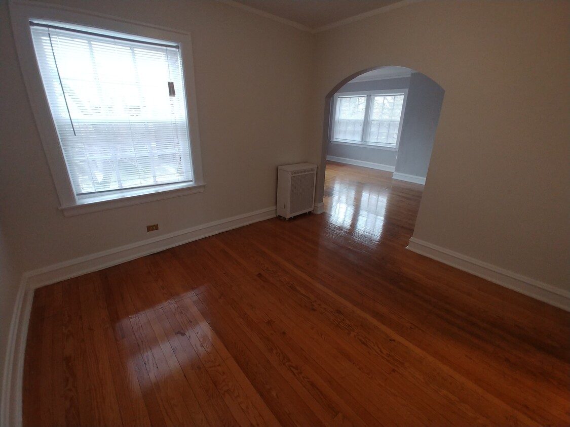 Primary Photo - 1710 W Albion Ave