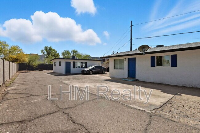 Building Photo - 1713 N 31st Pl