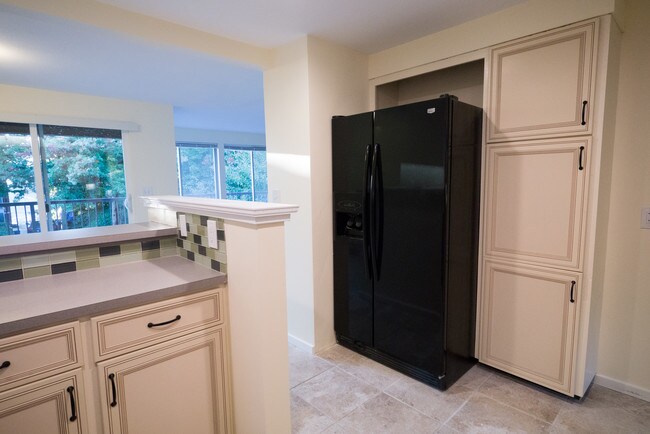 Building Photo - 1516 11th Ave W