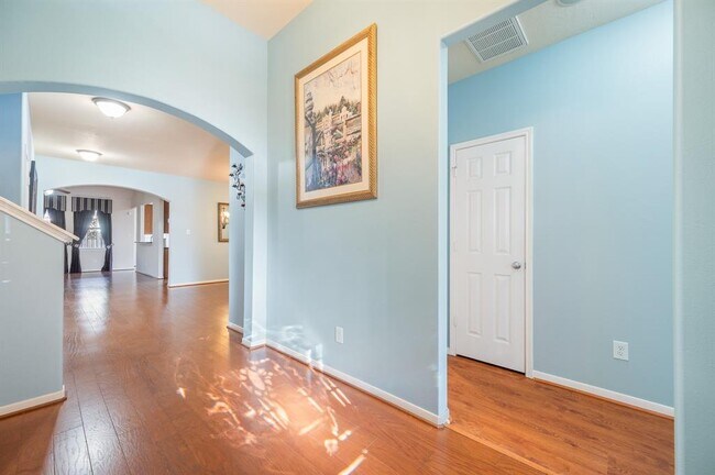 Building Photo - 8911 Cedar Mound Ln