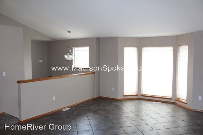 Building Photo - 4 br, 3 bath House - 15921 E. 6th Ln.