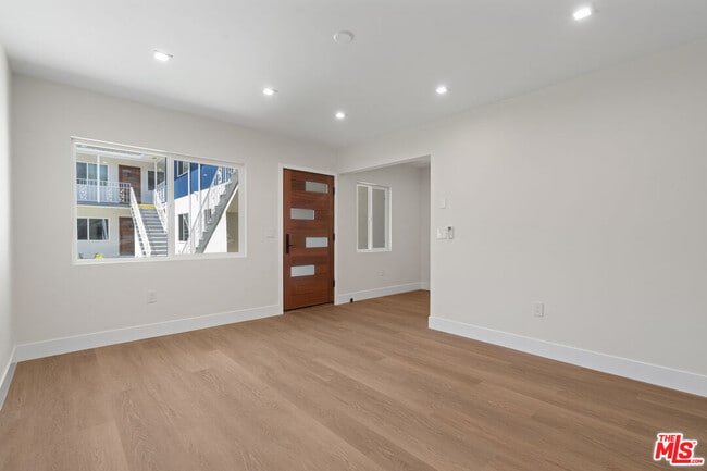 Building Photo - 420 S Sepulveda Blvd