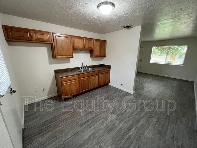 Building Photo - 149 N Castle Rock St