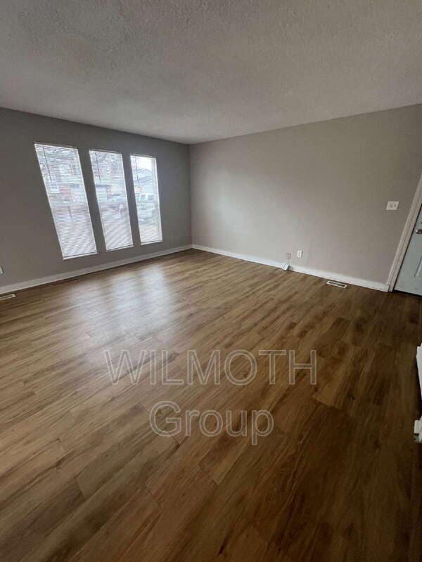 Foto del edificio - 9413 English Oak Dr