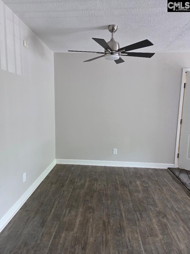Building Photo - 1409 Old Manor Rd