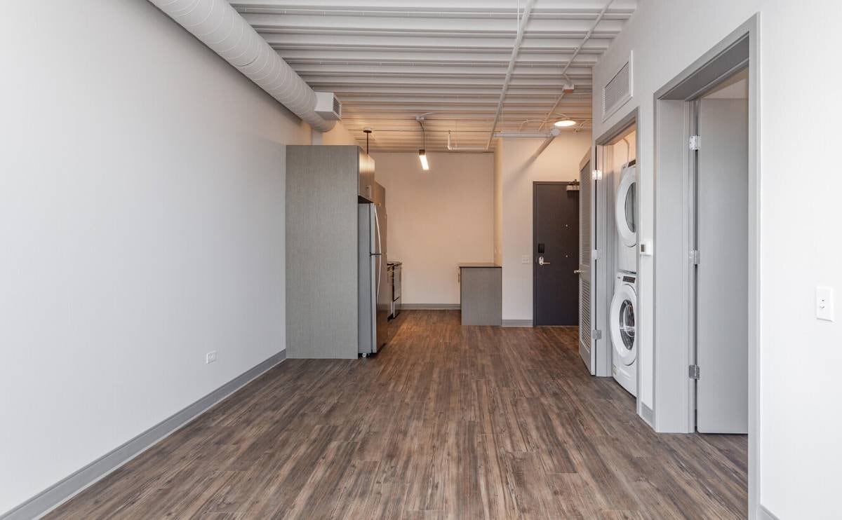Photo - 943 W Dakin St (Chicago, IL)