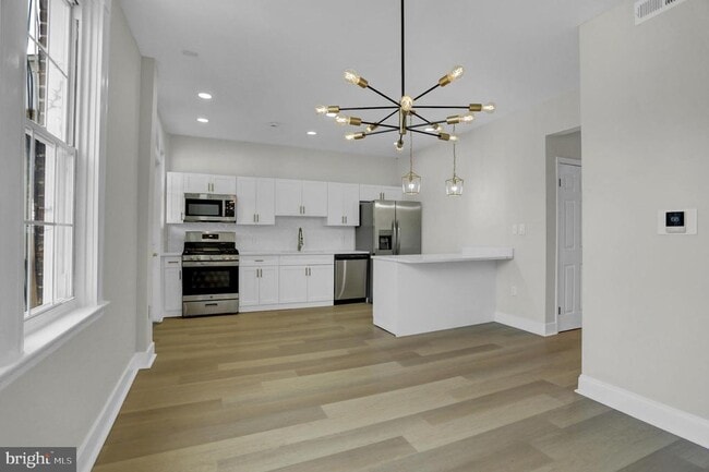 Building Photo - 3202 Dudley Ave