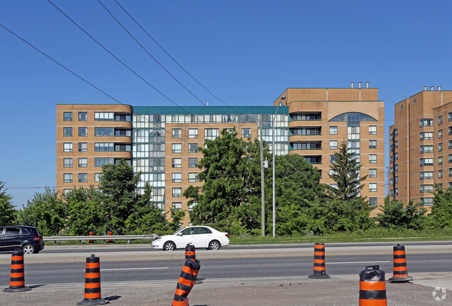 Building Photo - Emerald Point
