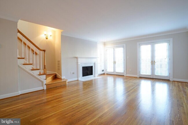 Foto del edificio - 4441 Westover Pl NW