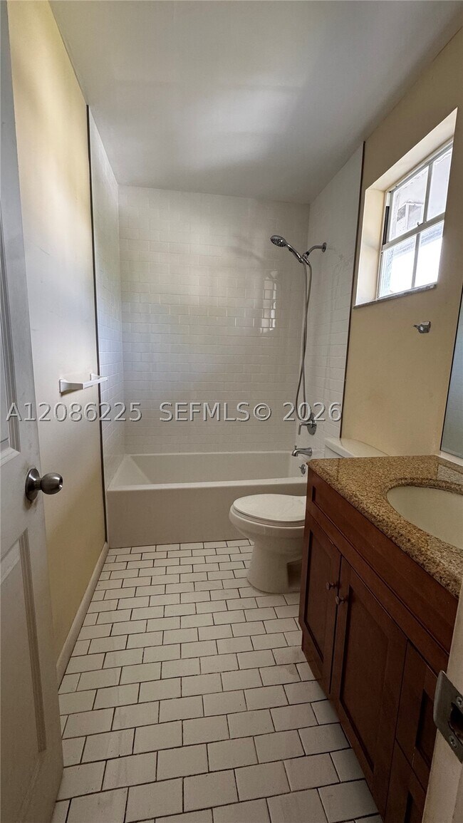 Foto del edificio - 885 SE 13th Rd