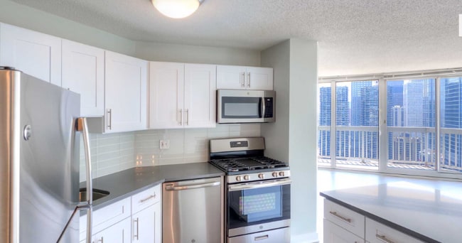 Photo - 542 N State St Apartment