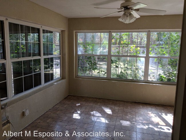 Building Photo - 3 br, 2 bath House - 21 Palm Lane