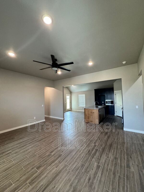 Foto del edificio - 4956 SE 12th Ave