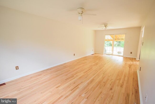 Building Photo - 211 Laurel Ave