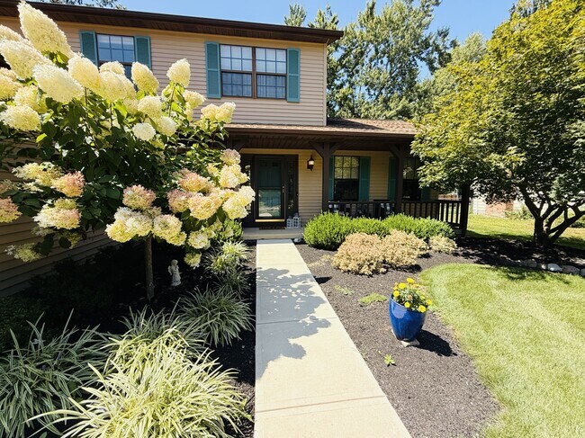 Foto del edificio - 8462 Glenbrook Dr