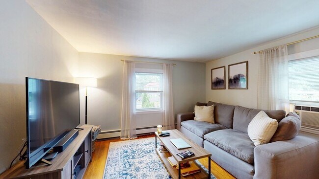 Building Photo - 709 Boylston St