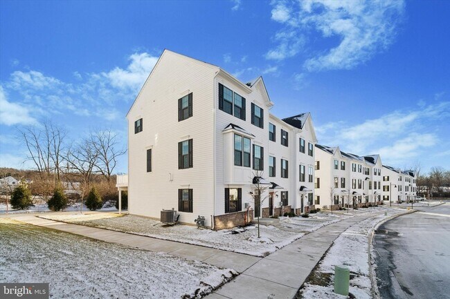 Foto del edificio - 208 River Birch Wy