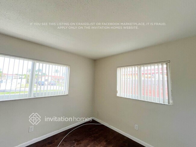 Foto del edificio - 4460 NW 43rd St