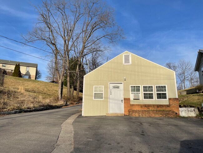 Building Photo - 754 Dalewood Ave