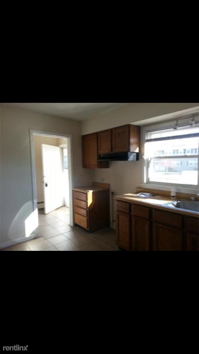 Foto del edificio - 143 Woodbridge Rd