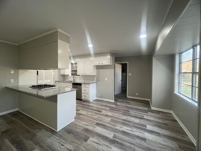 Building Photo - Updated in North Bossier.. Close to Barksdale Air Force Base..