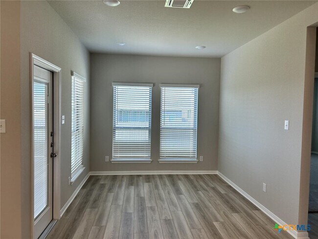 Foto del edificio - 10211 Six Shooter Ln