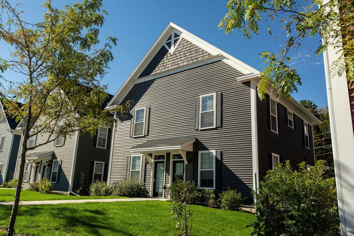 Primary Photo - 235 Bayberry Cir
