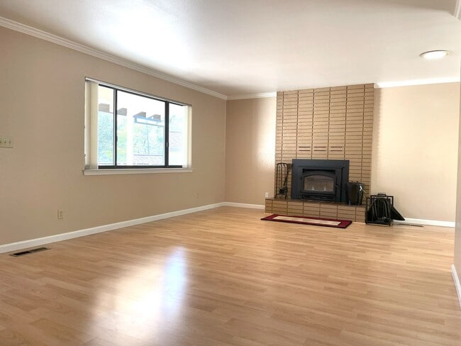 Foto del edificio - 3 bedroom, 2 bath home in Lake Wildwood, Penn Valley, CA 95946