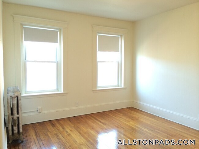 Building Photo - 1334 Commonwealth Ave