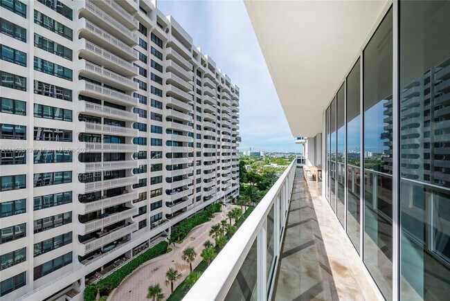 Building Photo - 10225 Collins Ave