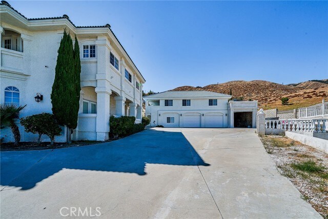 Building Photo - 238 Lakeview Dr