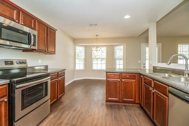 Building Photo - 3304 Tourmaline Dr