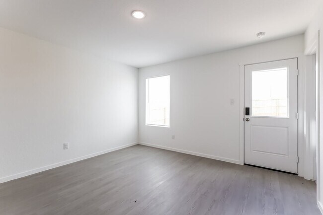Foto del edificio - 8022 Biggio Ln