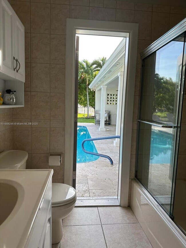 Foto del edificio - 10563 NW 4th St